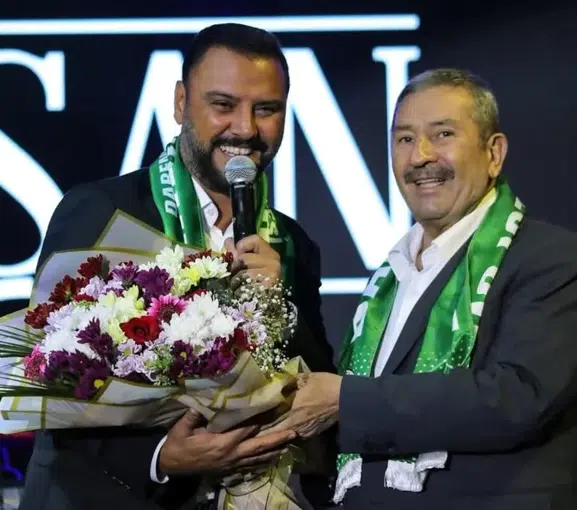Darende’de yağmura rağmen coşku dinmedi: Alişan konserine binlerce kişi akın etti