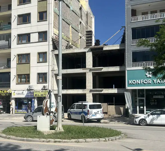 Malatya’da Yerinde Dönüşüm Şantiyesinde Kaza: Yüksekten Düşen İşçi Hastaneye Kaldırıldı