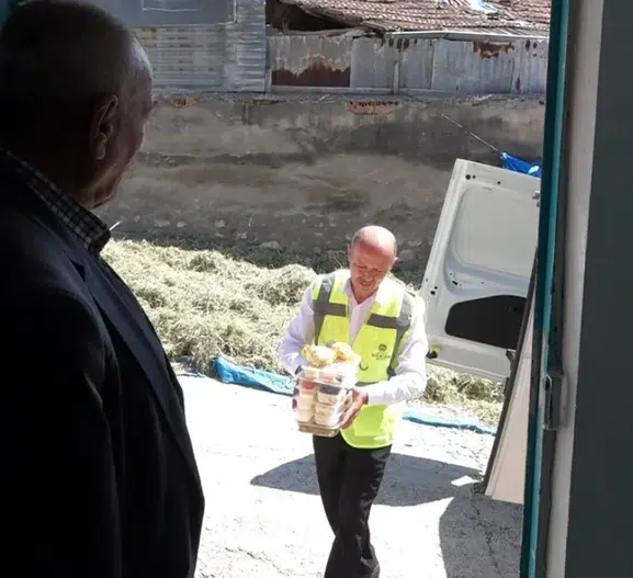 Malatya’da Gönüllere Dokunan Hizmet: Her Gün Binlerce Kişiye Sıcak Yemek Ulaştırılıyor