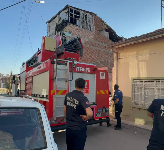 Malatya'da 5.0'lık Depremin Ardından Alarm: İki Mahallede Evler Tahliye Edildi (VİDEO)