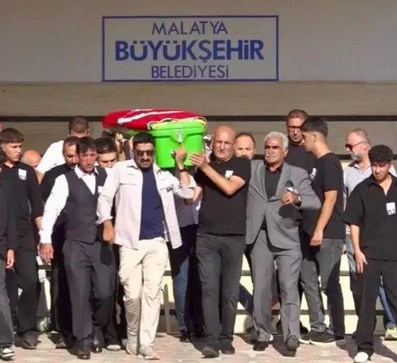 Oral Çelik Malatya’da Toprağa Verildi