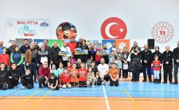 Badminton’da Aileler Yarıştı!
