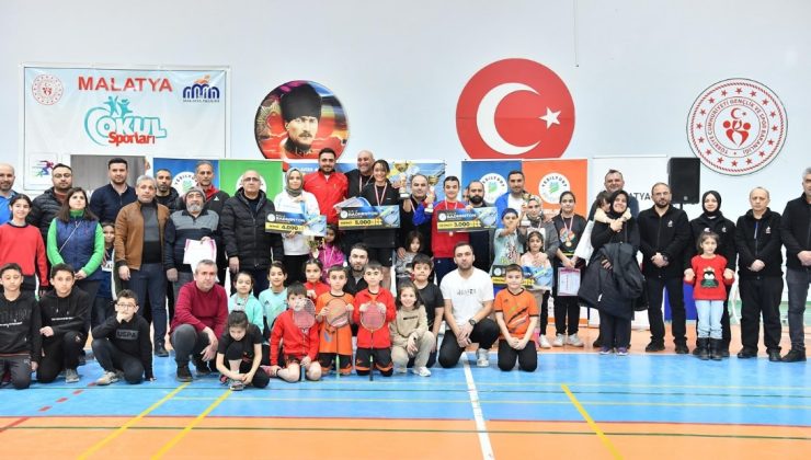 Badminton’da Aileler Yarıştı!