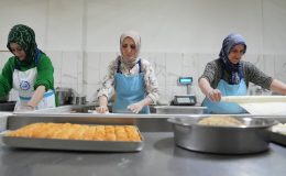 Battalgazili Kadınlardan Bayram Öncesi Yoğun Tatlı Üretim Mesaisi!