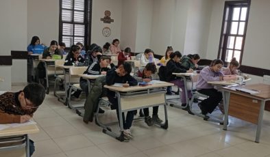 MBB 1400 Ortaokul Öğrencisine Deneme Sınavı Yaptı!