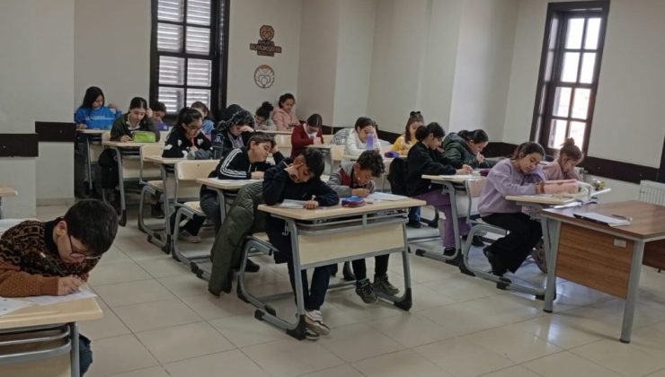 MBB 1400 Ortaokul Öğrencisine Deneme Sınavı Yaptı!