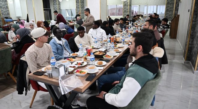 Yeşilyurt Belediyesi, Yabancı Öğrencilere İftar Yemeği Verdi