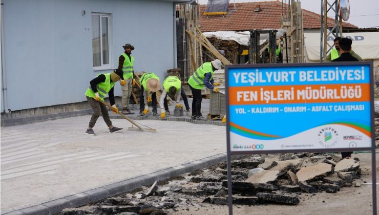 Yeşilyurt Belediyesi, Samanköy Yollarını Yeniliyor!