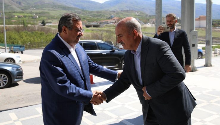 Ak Parti’de Kale İlçesine Çıkarma!