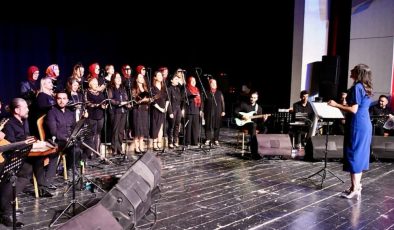 Malatya’nın İlk Kadın Korosu Sahneye Çıktı, Salon Tamamen Doldu!