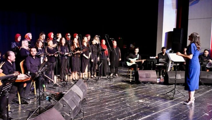 Malatya’nın İlk Kadın Korosu Sahneye Çıktı, Salon Tamamen Doldu!