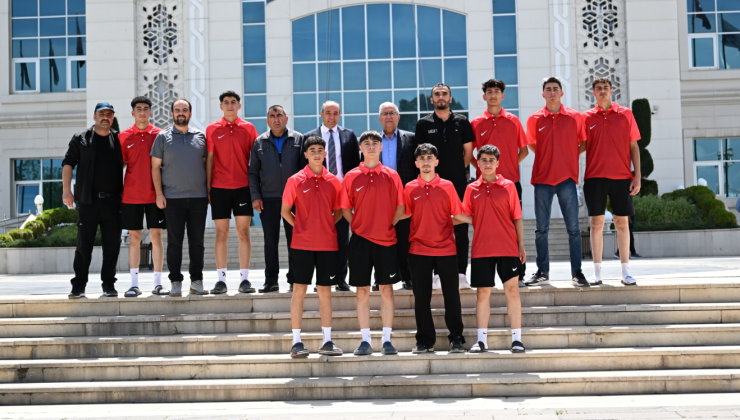 Battalgazi Belediyespor genç voleybolcuları galibiyetle başladı