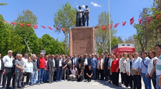 CHP 19 Mayıs’ta Atatürk Anıtına çelenk sunumu gerçekleştirdi