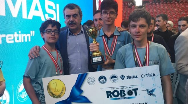 Fethi Gemuhluoğlu Fen Lisesi öğrencilerinin büyük başarısı