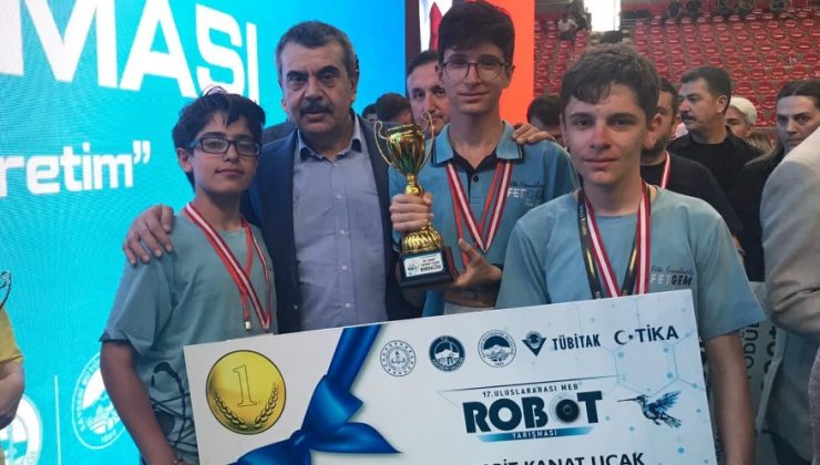 Fethi Gemuhluoğlu Fen Lisesi öğrencilerinin büyük başarısı