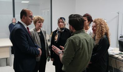 İlhan Geçit, kadın ve aile merkezini ziyaret etti