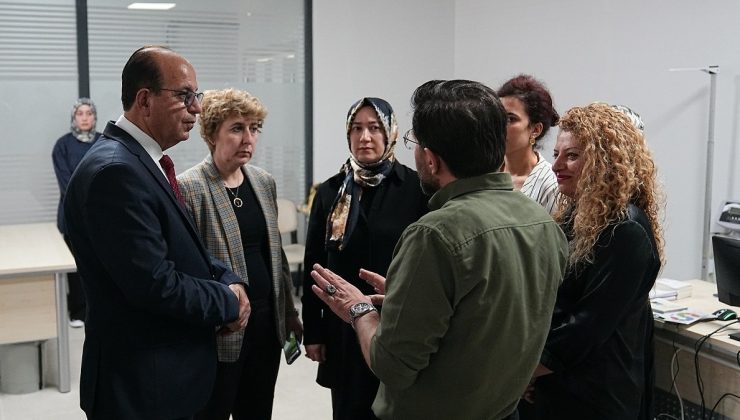 İlhan Geçit, kadın ve aile merkezini ziyaret etti