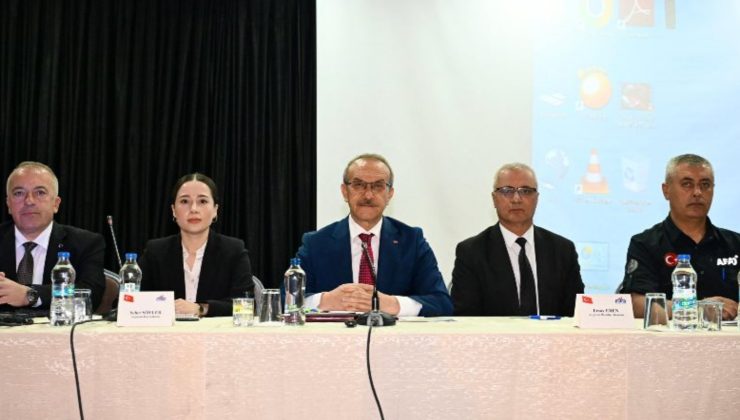 Vali Yavuz, türkü diyarı Arguvan’da vatandaşla buluştu